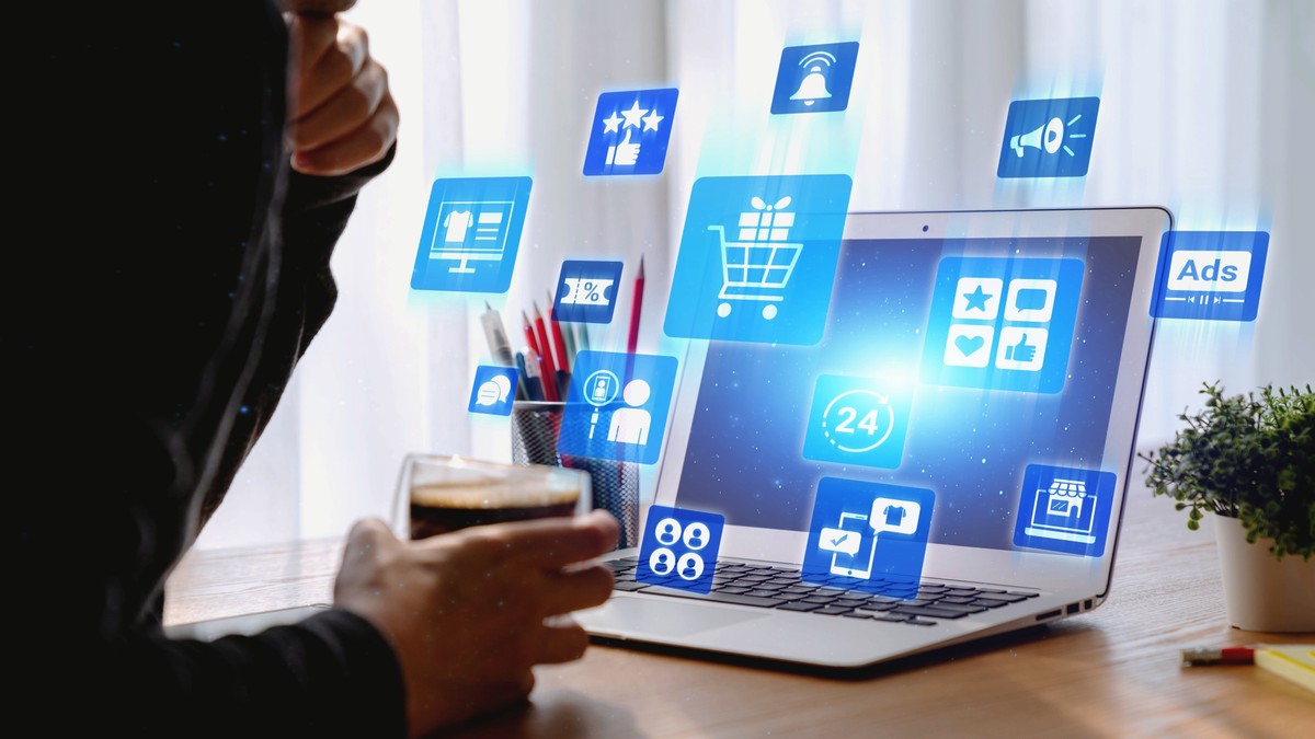 Concept,Of,Social,Media,Shopping,Transforms,E-commerce.,This,Platform,Offers