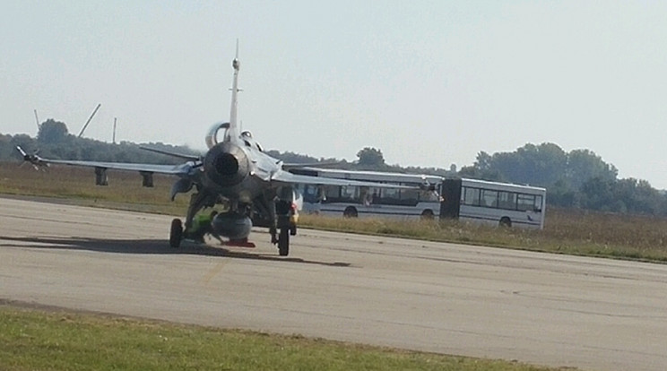 Valószínű műszaki hiba miatt szállt le a Gripen