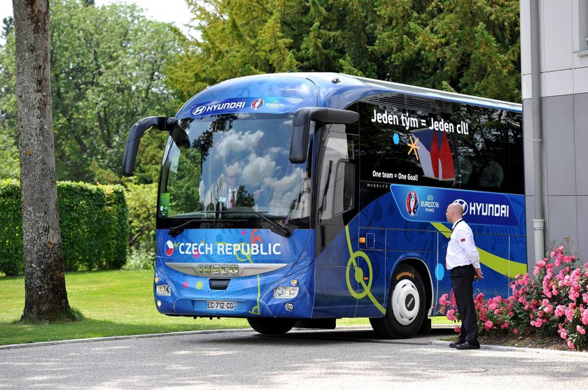 Poznaj hasła z autokarów finalistów Euro 2016