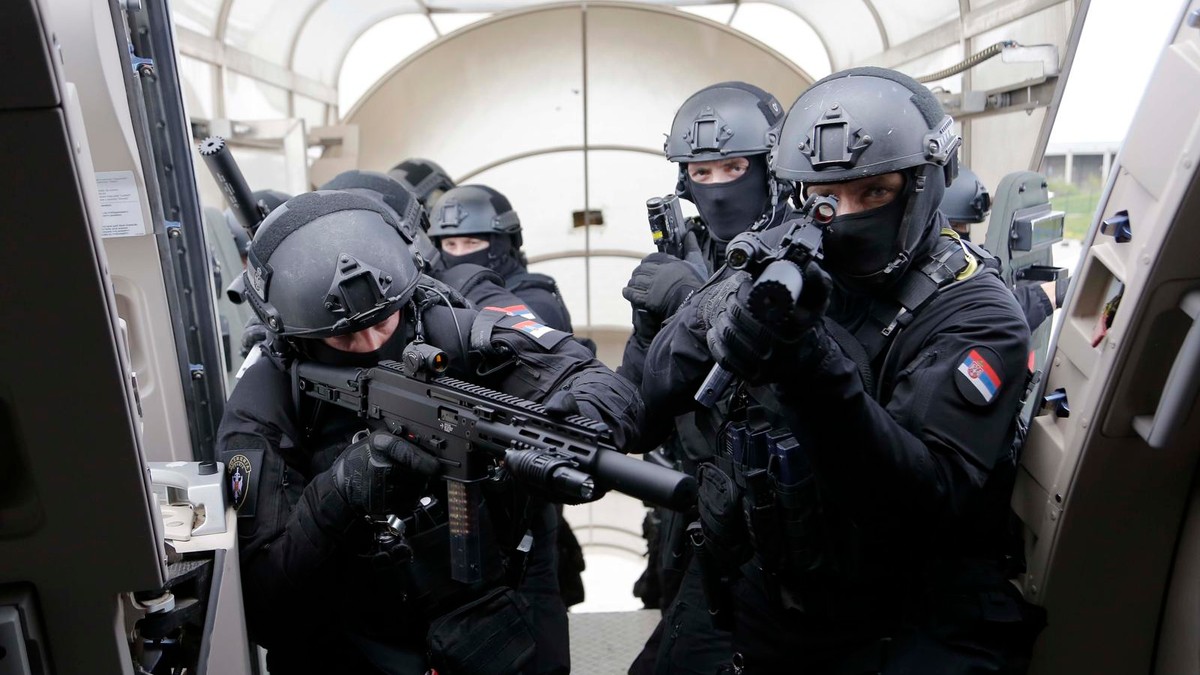 Specijalna antiteroristicka jedinica trening