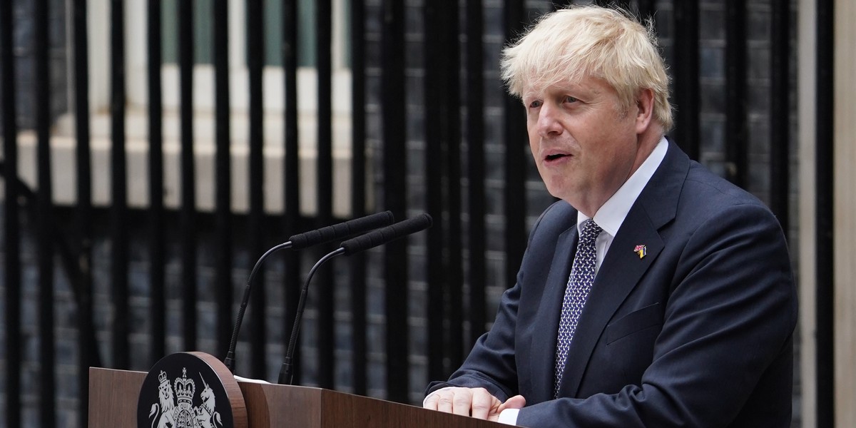 Boris Johnson składa rezygnację.