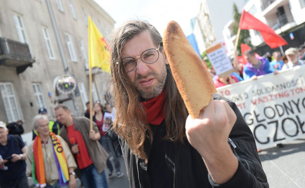 Antywojenna demonstracja w Warszawie. "NATO wynocha stąd!" [ZDJĘCIA]