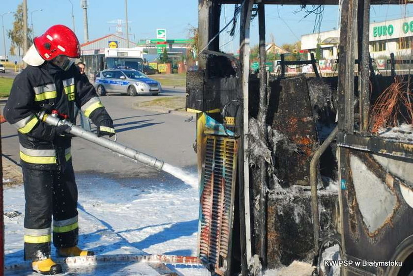 Pożar aubobusu w Białymstoku