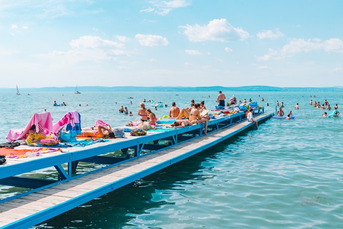 Ezeken a balatoni strandokon lesznek ingyenes szűrések a nyáron