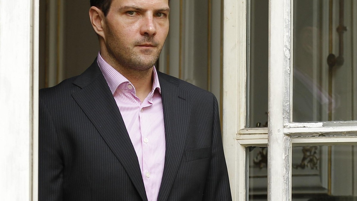 Były makler Jerome Kerviel, skazany we wtorek za spowodowanie gigantycznych strat banku Societe Generale w 2008 roku, powiedział, że jest "zdruzgotany" tym wyrokiem.