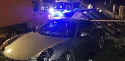 Porsche staranowało przystanek w Gdańsku. Kierowca w rękach policji