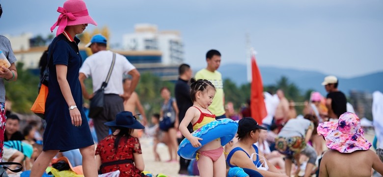 Facekini - najgorętsza moda na upalne dni prosto z Chin. TO trzeba zobaczyć!