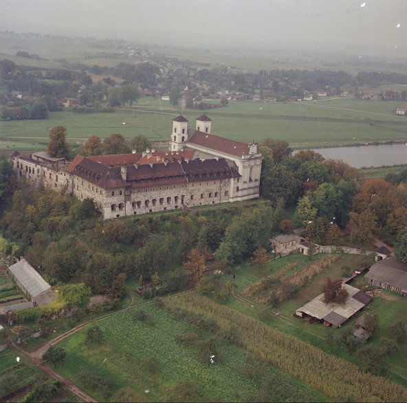 Opactwo w Tyńcu w 1990 roku