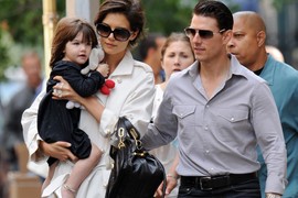 Urnisao joj je život zbog SEKTE, nije smela ni da PISNE dok se PORAĐALA, a ni da ima DRUGOG nakon razvoda! Sad je spremila OSVETU dok se on šetka sa 26 GODINA MLAĐOM