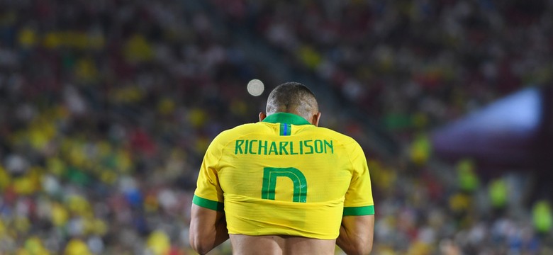 Richarlison ukarany za odrzucenie świecy dymnej w trybuny