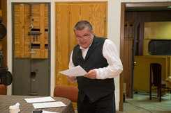 Radiowa Jedynka z teatralnym hitem: 'W małym dworku' Witkiewicza w reżyserii Kolbergera