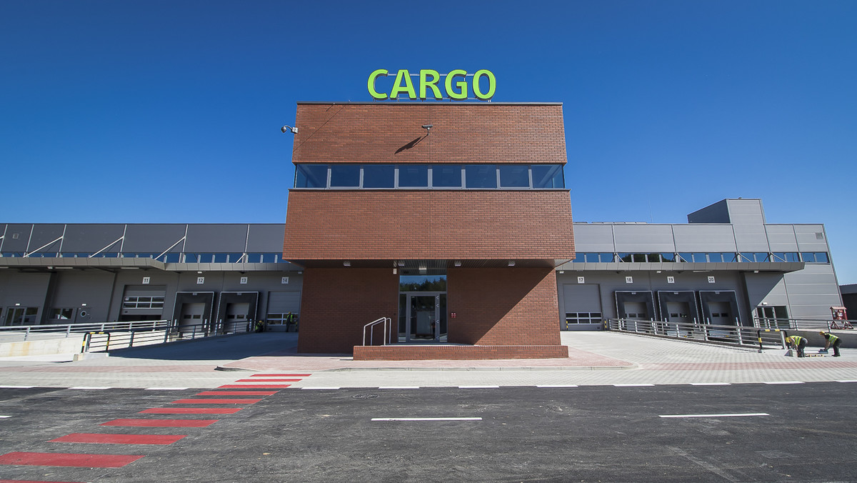 Dziś w Międzynarodowym Porcie Lotniczym Katowice w Pyrzowicach otwarto nowy terminal Cargo. Prace nad najnowocześniejszym tego typu obiektem w Polsce trwały 18 miesięcy. Wartość inwestycji to blisko 36 mln złotych.