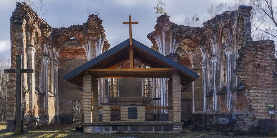 Zwycięskie zdjęcie przedstawiające kościół w Jałówce