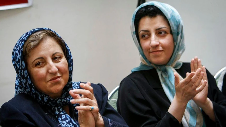 Mohamadi je prisustvovala konferenciji za štampu u Teheranu o peticiji za jednaka prava za žene u Iranu, sa Širin Ebadi, 27. avgusta 2007. godine | Foto: AFP