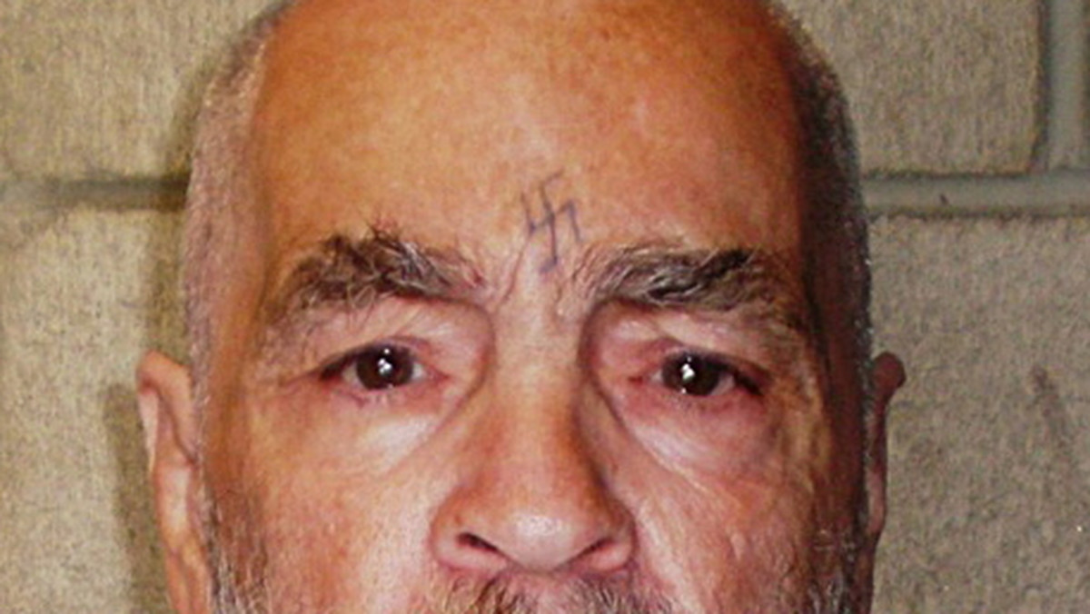 Jeden z najsławniejszych seryjnych morderców, Charles Manson przerwał milczenie 40 lat po okrutnej zbrodni, jaką popełnił w wilii polskiego reżysera, Romana Polańskiego. Manson przez 20 lat milczał, by w wywiadzie dać upust swojej proekologicznej postawie i krytyce prezydenta USA, Baracka Obamy - czytamy w serwisie dailymail.co.uk.