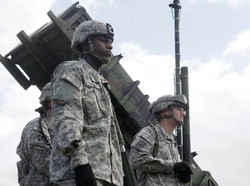 Toruń pożegnał żołnierzy USA piernikami