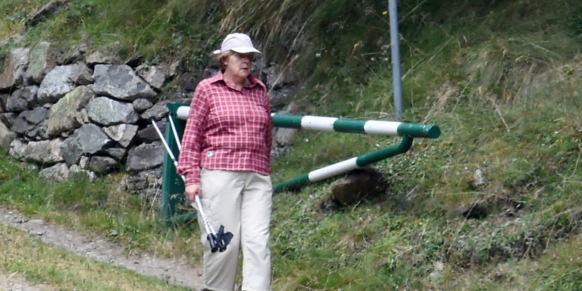 Angela Merkel na wakacjach w tej samej koszuli