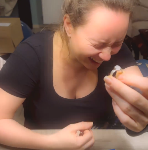 Herečka Puklušová sa zasnúbila.