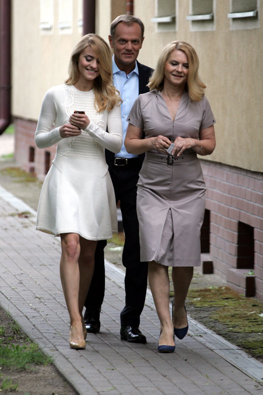 Rodzina Donalda Tuska: żona Małgorzata i córka Katarzyna.