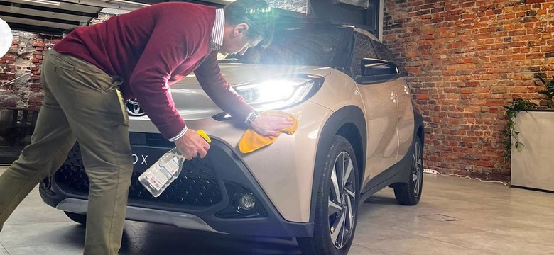 Toyota Aygo X znika w ciemno. Cena? Nowa skrzynia biegów hitem w Polsce