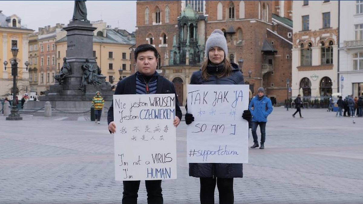 Kraków: Akcja "Nie jestem WIRUSEM - jestem CZŁOWIEKIEM"
