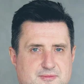 dr Paweł Poszytek