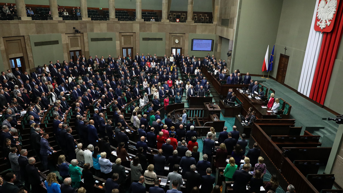 Ustawa wymierzona w Tuska przeszła przez Sejm. "Coś takiego nie ma prawa istnieć"