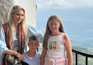 Kristina Radenković sa decom na Ostrogu