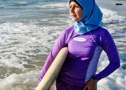 Burkini. Muzułmańskie bikini robi karierę nie tylko wśród muzułmanek -  Świat - Newsweek.pl