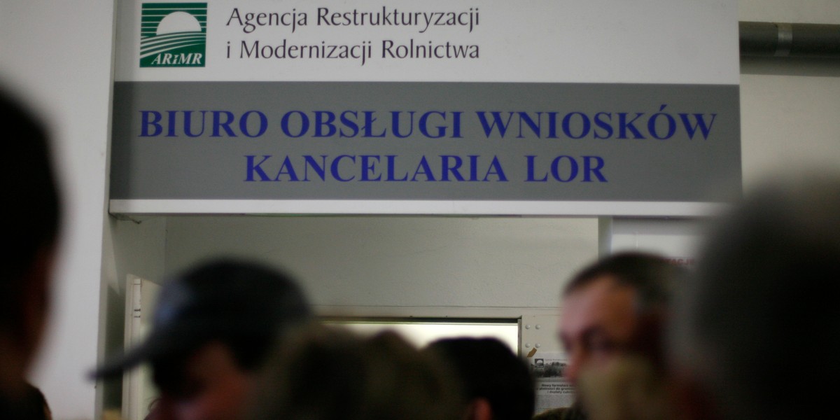 Niegdyś po dopłaty ustawiały się kolejki. Dziś wnioski składane są elektronicznie. Na zdjęciu oddział Agencji Restrukturyzacji i Modernizacji Rolnictwa w Lublinie w 2007 r.