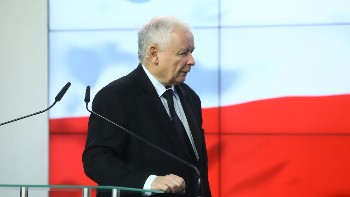 Milczenie prezesa w sprawie Odry. Kaczyński wystraszył się śniętych ryb
