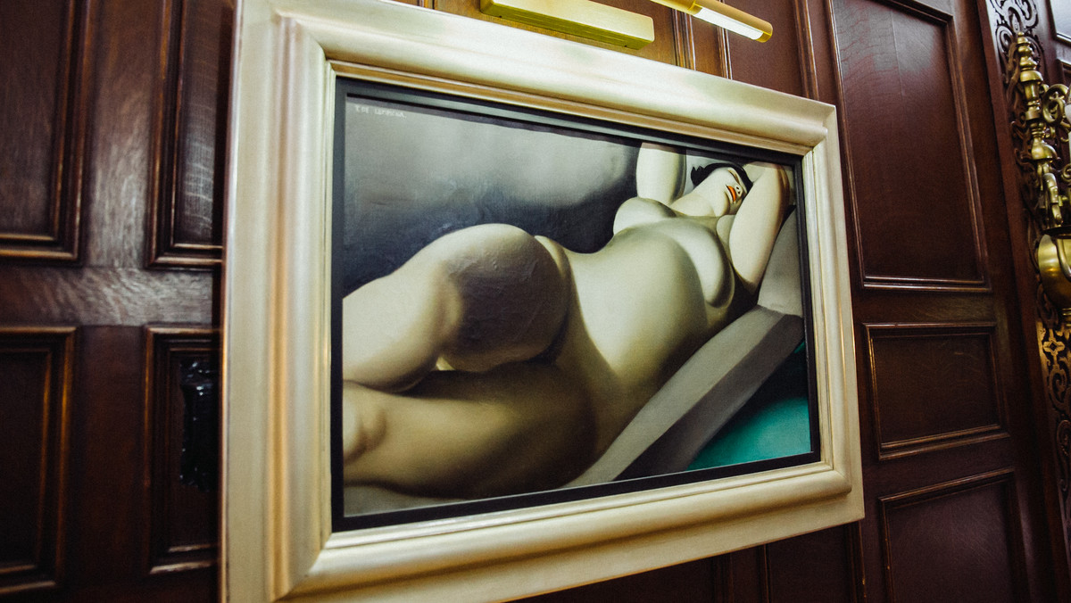 Pierwsza wystawa Kościuszko Projects i już na tapecie pierwsza dama art déco — Tamara Łempicka. Na ekspozycji obrazy, dokumenty i pamiątki po artystce, które zostaną zaprezentowane nowojorskiej publiczności po raz pierwszy od prawie 60 lat. Wystawa "Wiele twarzy Tamary Łempickiej (1898-1980)" ("The Many Faces of Tamara de Lempicka (1898–1980)") potrwa od 11 października do 1 listopada w siedzibie Fundacji Kościuszkowskiej na 65. Ulicy w Nowym Jorku. 