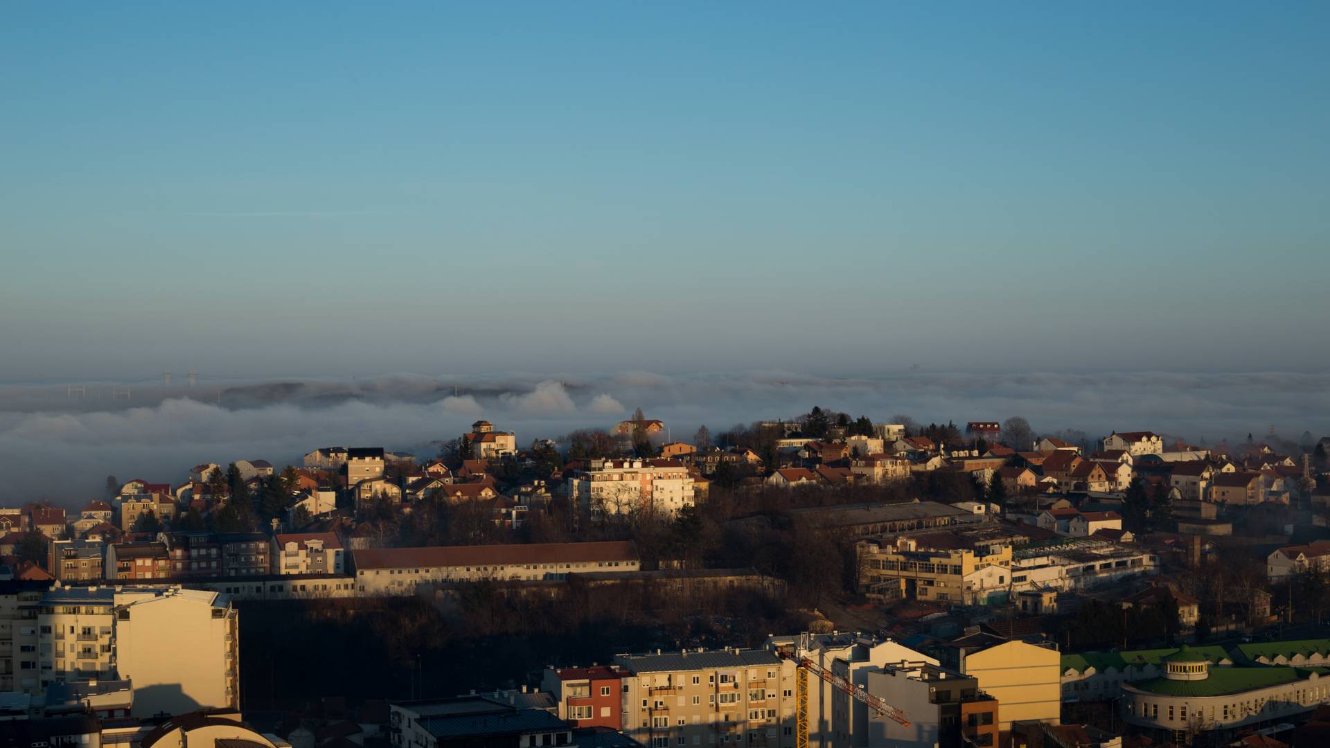 Na ulicama je mali broj ljudi, a Beograd je ovog jutra bio najzagađeniji grad na planeti