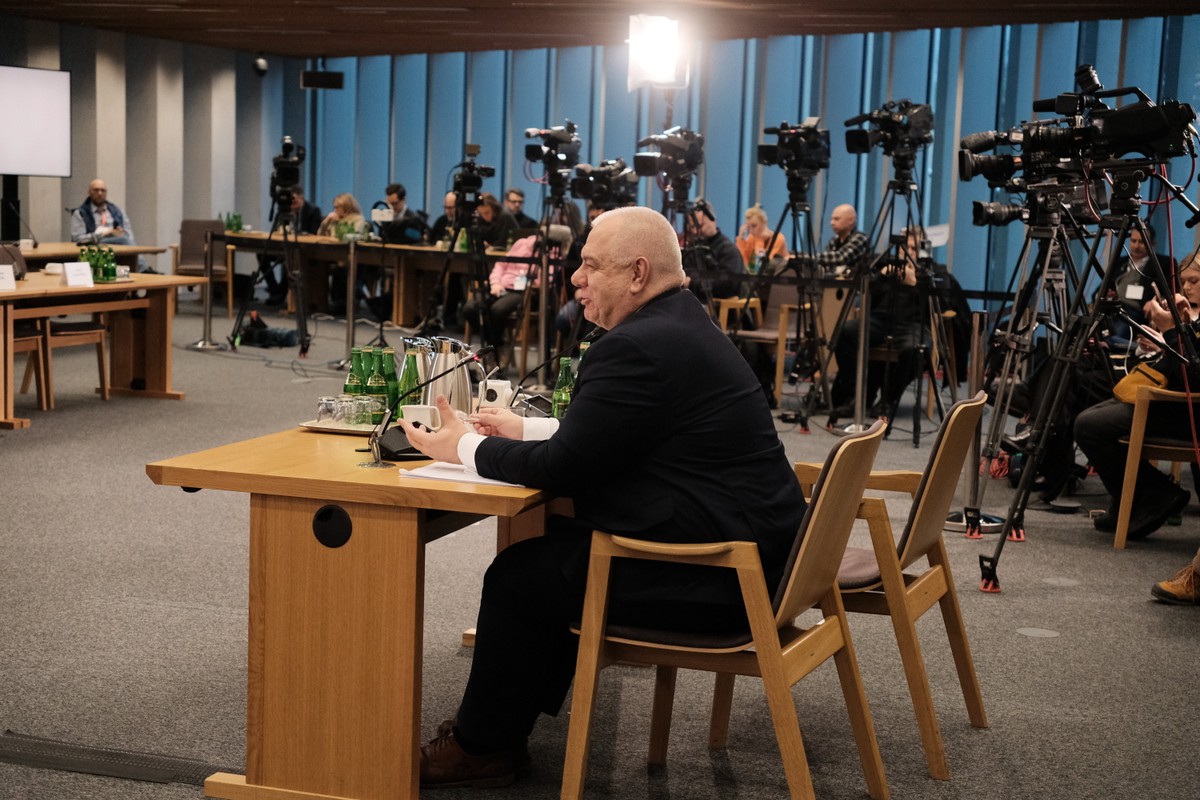 Jacek Sasin według opinii Dariusza Jońskiego podczas przesłuchania "sypał"