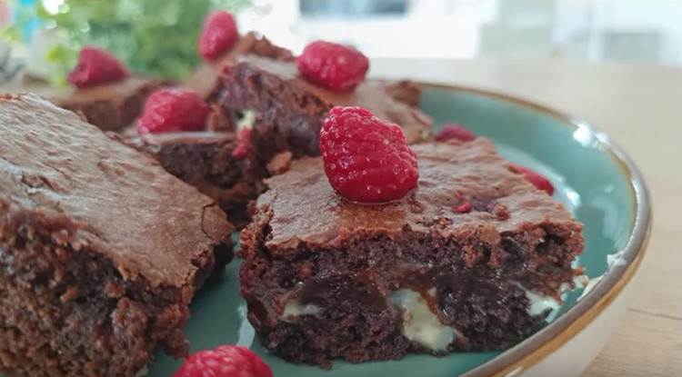 Dupla csokis málnás brownie Fotó: Szűts Petra