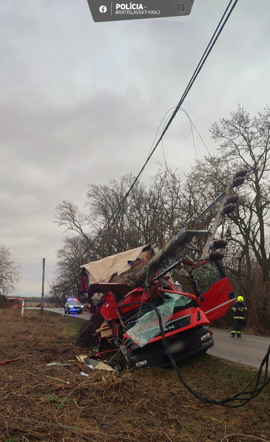 Dopravná nehoda medzi Ivankou pri Dunaji a Zálesím. 