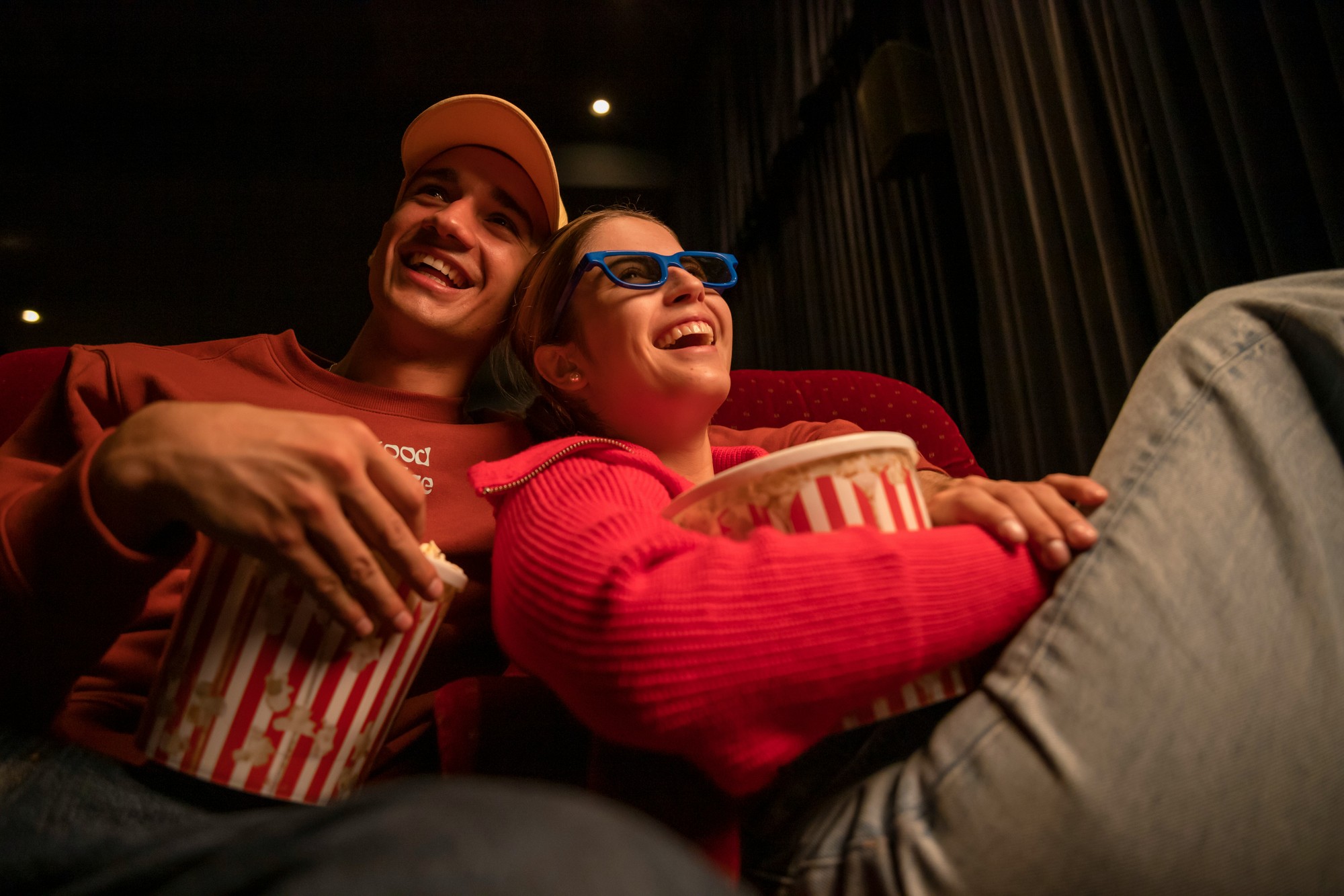 Pravidelné rande nemusí byť zložité. Spoločný večer pri dobrom filme v kine vám umožní na chvíľu vypnúť a užiť si prítomnosť toho druhého.
