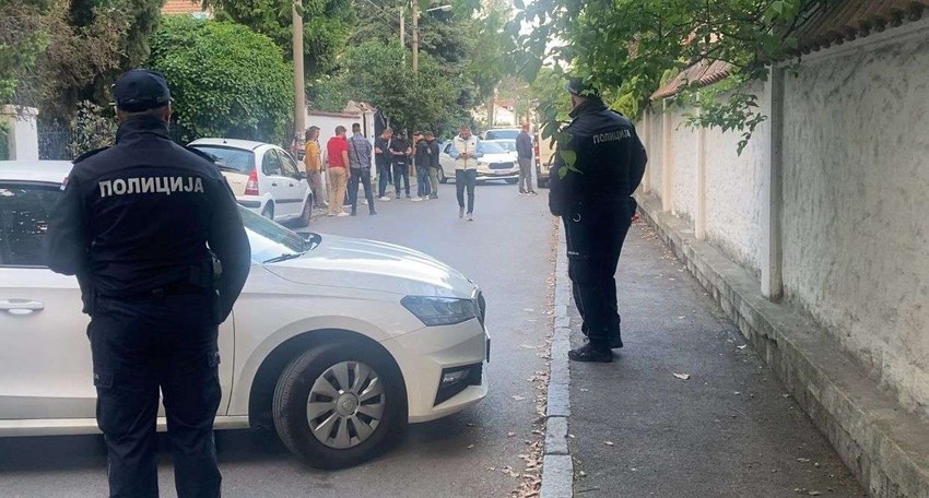 uviđaj policije ispred restorana na Senjaku