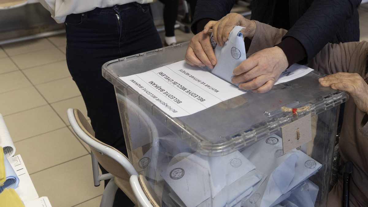 Wybory lokalne w Turcji. Opozycja bierze dwa największe miasta