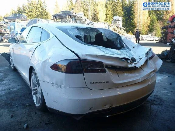 Tesla Model S po poważnym wypadku