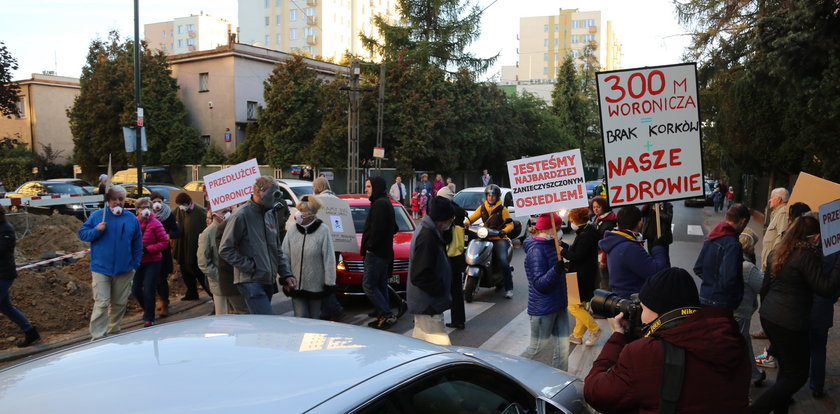 Kierowcy wściekli, mieszkańcy bezsilni. Blokada Mordoru