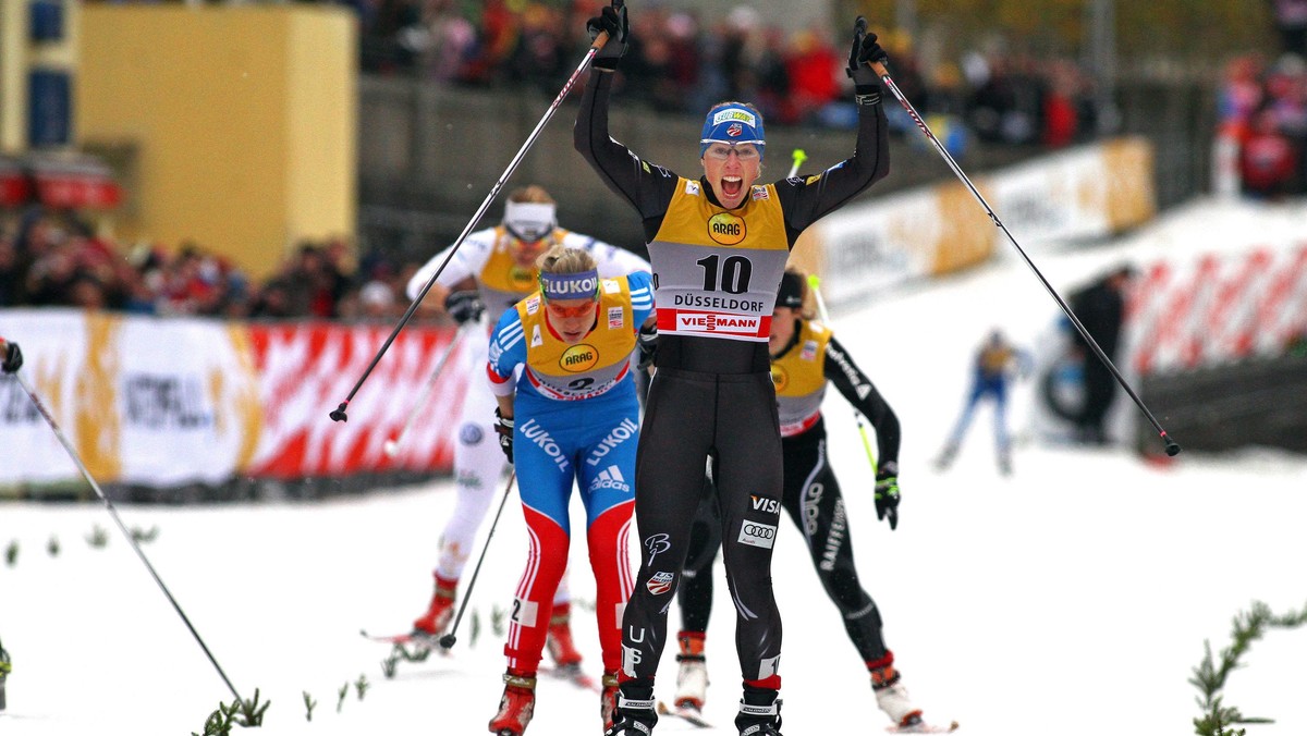 Amerykanka Kikkan Randall wyprzedziła w niedzielę w Duesseldorfie w finale sprintu narciarskiego Pucharu Świata w biegach Rosjankę Natalię Matwiejewą o 0,4 s oraz o 1,0 Szwajcarkę Laurien van der Graaf.