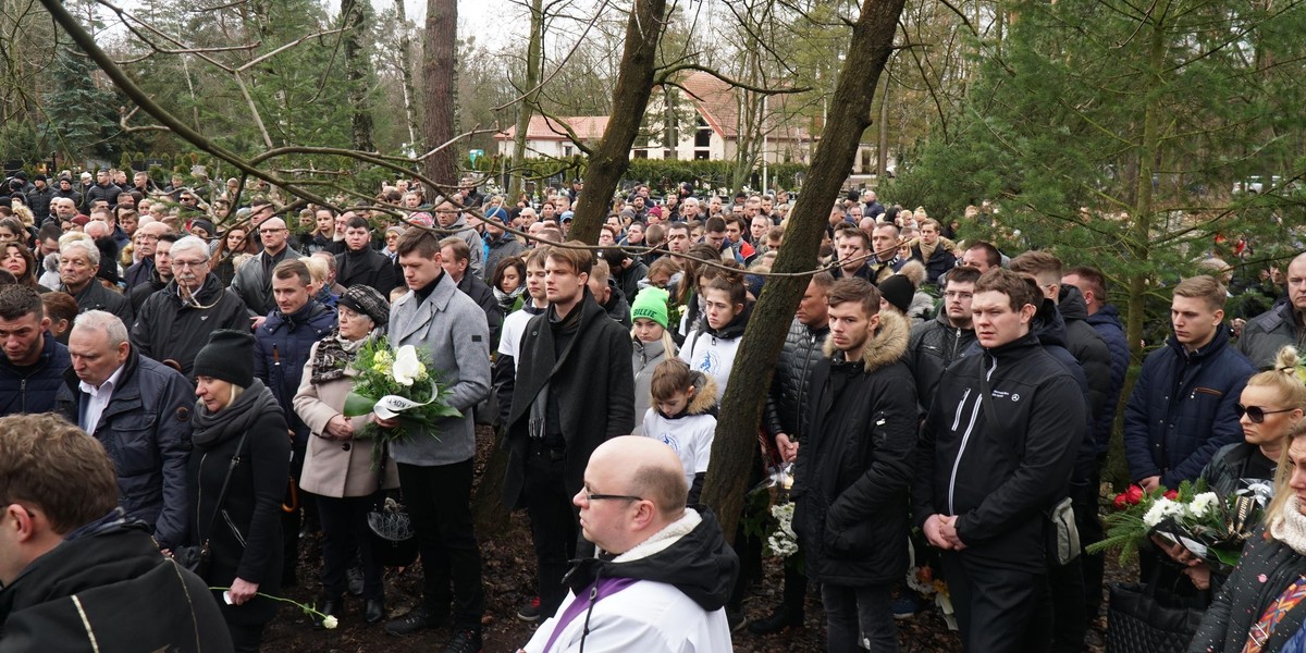 Poznań: pogrzeb zapaśnika Dominika Sikory