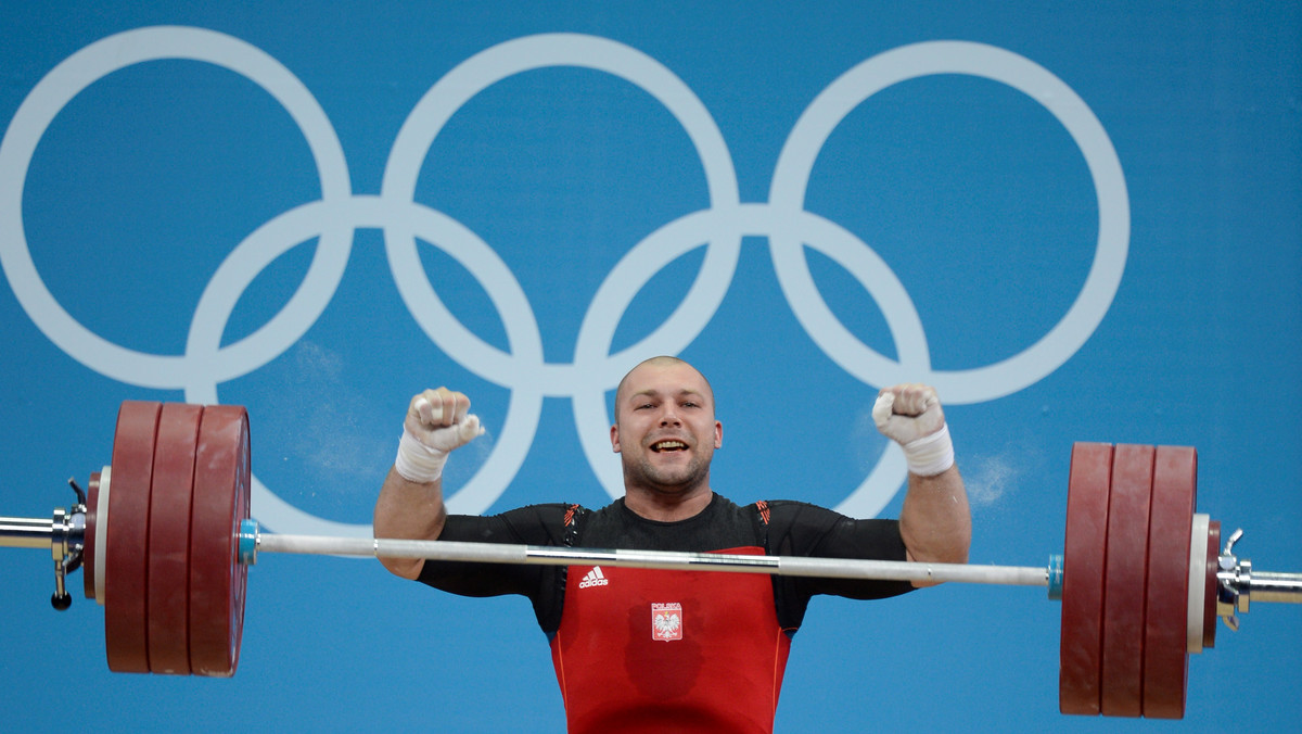 Dwadzieścia lat temu po tym, jak sensacyjnie brązowy medal igrzysk olimpijskich w Barcelonie wywalczył Waldemar Malak, o równie miłą niespodziankę postarał się w Londynie Bartłomiej Bonk. Zawsze uważany był za utalentowanego zawodnika, ale - choć dwukrotnie startował na igrzyskach i sześciokrotnie na mistrzostwach świata - nigdy nie znajdował się w gronie polskich kandydatów do medali. Był zawodnikiem drugiego planu.