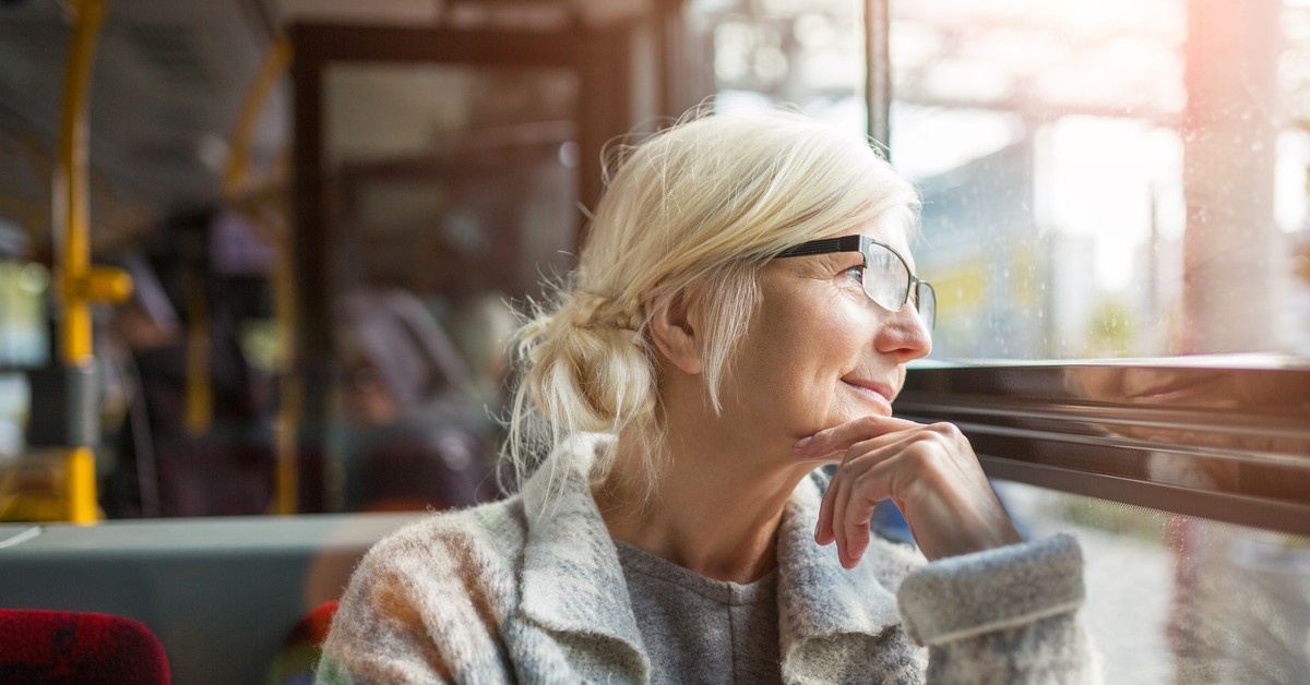 Bezpłatne przejazdy dla seniorów. To koniec z płatnymi biletami, wystarczy dowód osobisty lub legitymacja