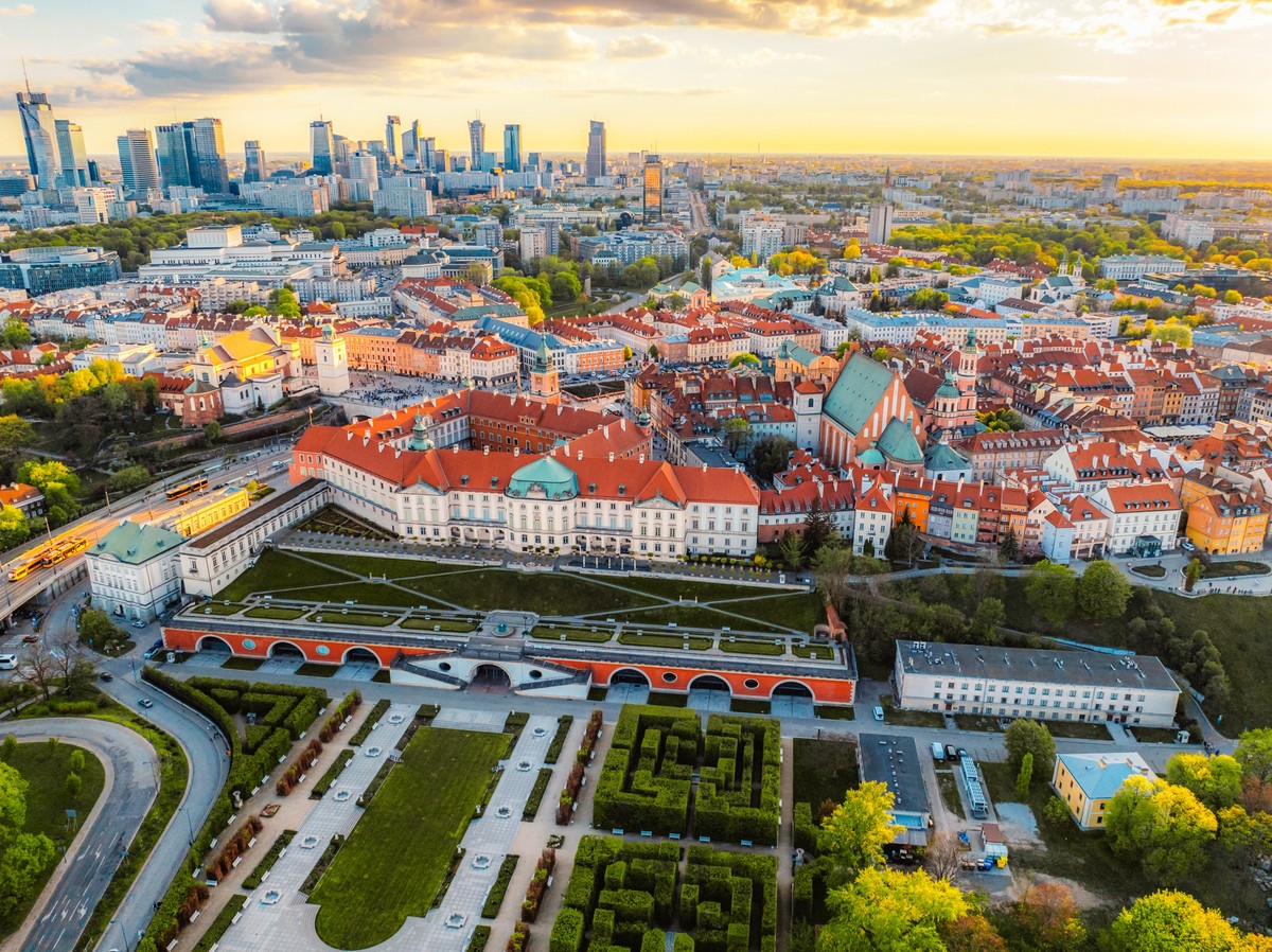 Warszawa planuje przyszłość. Ruszają konsultacje społeczne strategii 2040+ i planu ogólnego