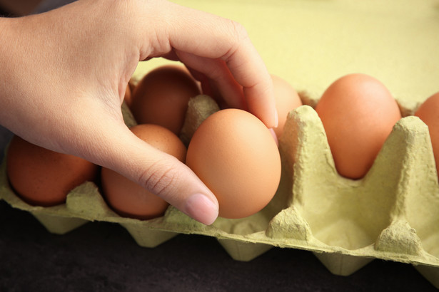 Ostrzeżenie przed salmonellą. Bakteria znaleziona na jajkach w Tesco