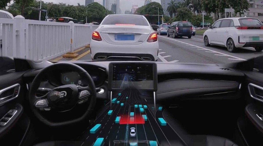 Semiautónomná jazda: Budúcnosť za volantom.