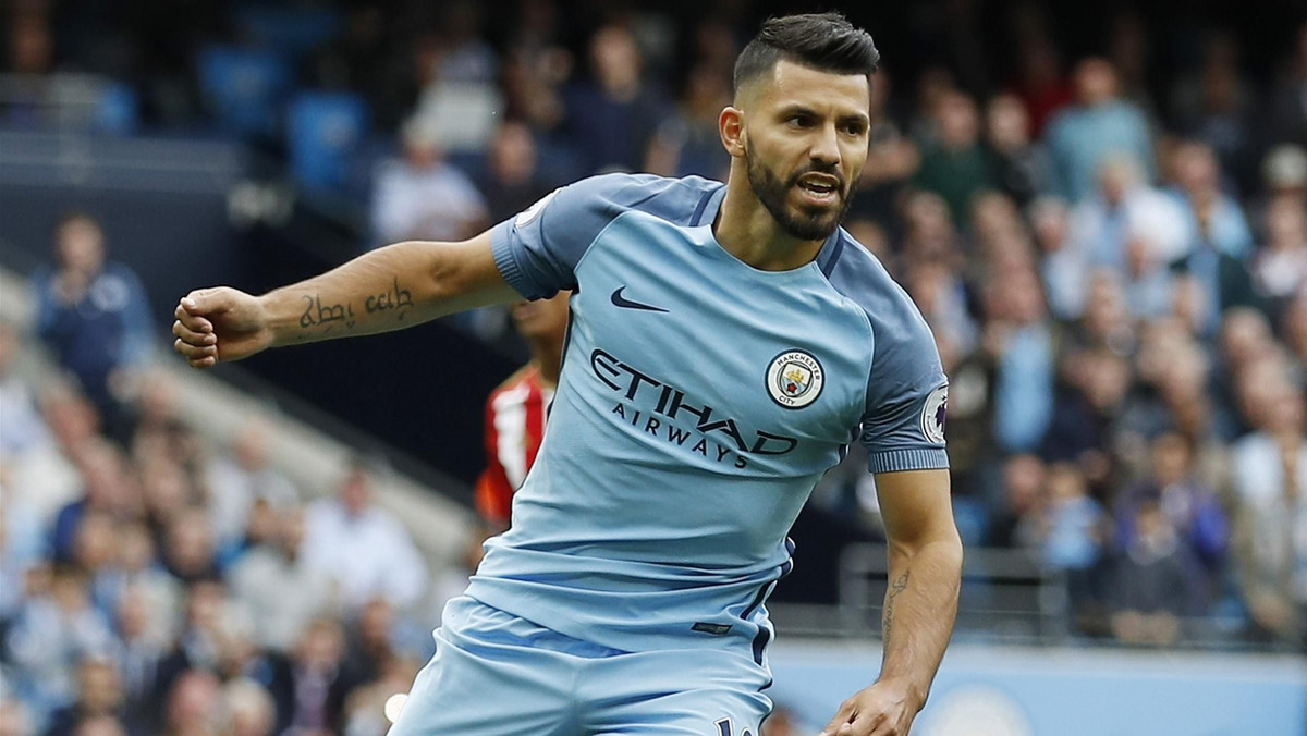 Napastnik Manchesteru City Sergio Aguero przyznał, że rywalizacja ze Zlatanem Ibrahimoviciem o tytuł króla strzelców Premier League o nie interesuje. Argentyńczyk skupia się na dobrych występach zespołu.