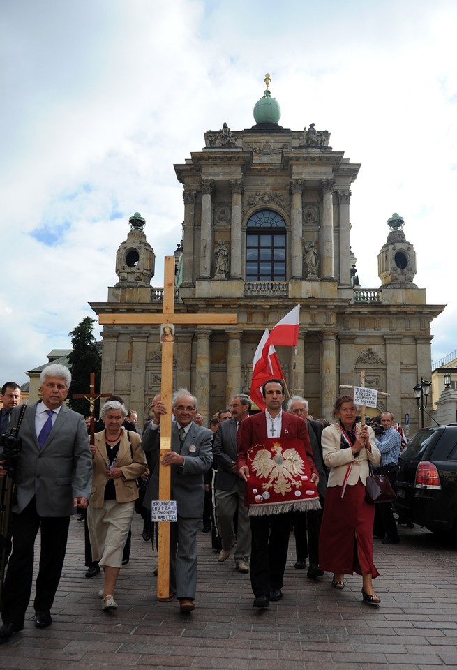 WARSZAWA MIESIĘCZNICA KATASTROFY SMOLEŃSKIEJ